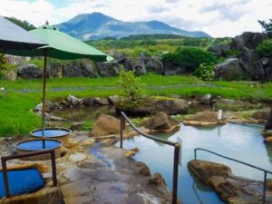 11 Beautiful Onsen Towns & Hot Spring Resorts in Hokkaido – AlexRockinJapan