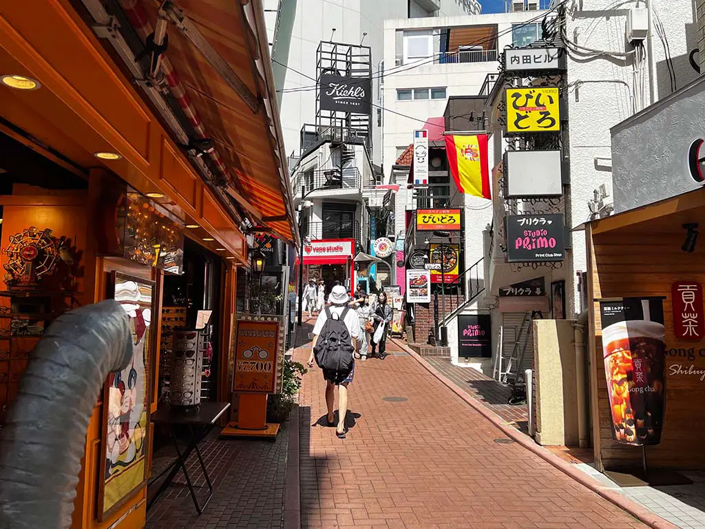 Spain-Zaka Slope - What to See in Shibuya Travel Guide